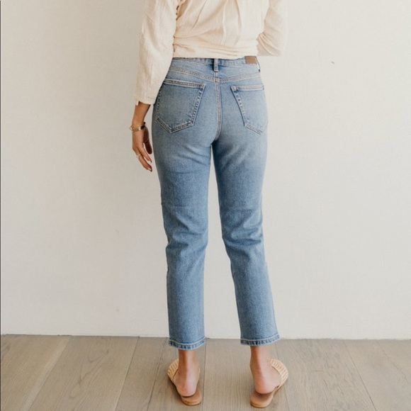 Carly Jean Los Angeles High Rise Cropped Jeans - Picture 4 of 7